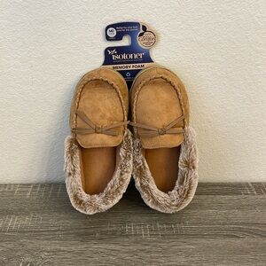 Isotoner Womans Memory Foam Size 7.5-8 MD